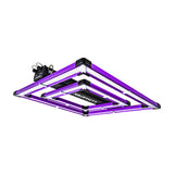 Panneau LED Lumatek ATS 200 W Pro, cadre carré à barres violettes vu de trois quarts