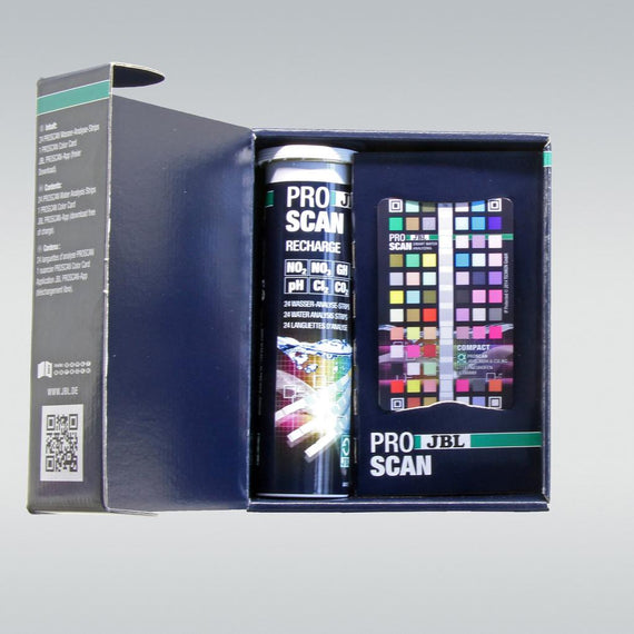 Bandelette ProScan posée sur sa carte de couleurs avant la lecture au smartphone