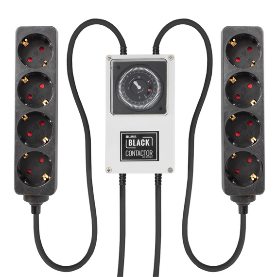 Programmateur LUMii Black Contactor, boîtier central relié à deux blocs noirs de quatre prises
