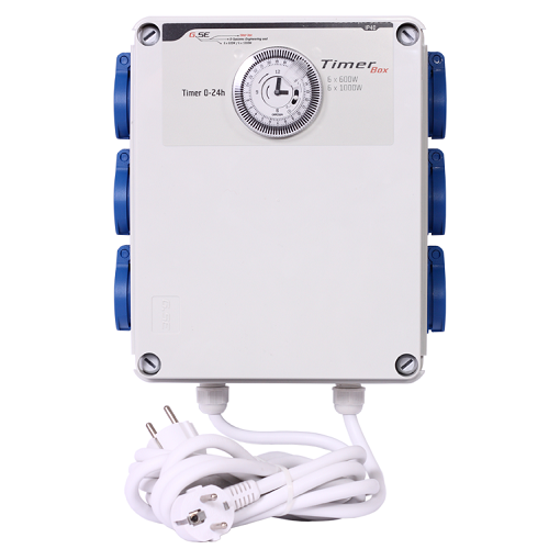 Boîtier GSE Timer Box à six prises latérales, horloge Grässlin en façade et deux cordons d'alimentation
