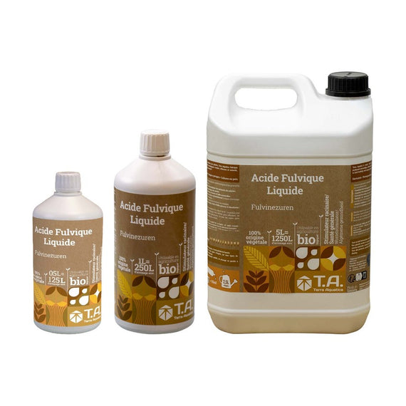 Acide fulvique en flacons de 500 ml et 1 L et en bidon de 5 L, côte à côte