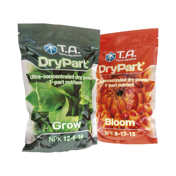 Sachet vert DryPart Grow et sachet rouge DryPart Bloom côte à côte, les deux formules de l'engrais en poudre
