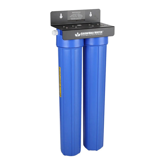 Filtre anti-chlore GrowMax Water Garden Grow 480 L/h à deux corps de filtre bleus sur support noir