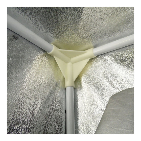 Raccord d'angle de la structure métallique de la G-Max vu depuis l'intérieur