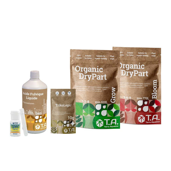 Les cinq produits du pack : deux sachets d'engrais en poudre, acide fulvique, Trichoderma et test de pH