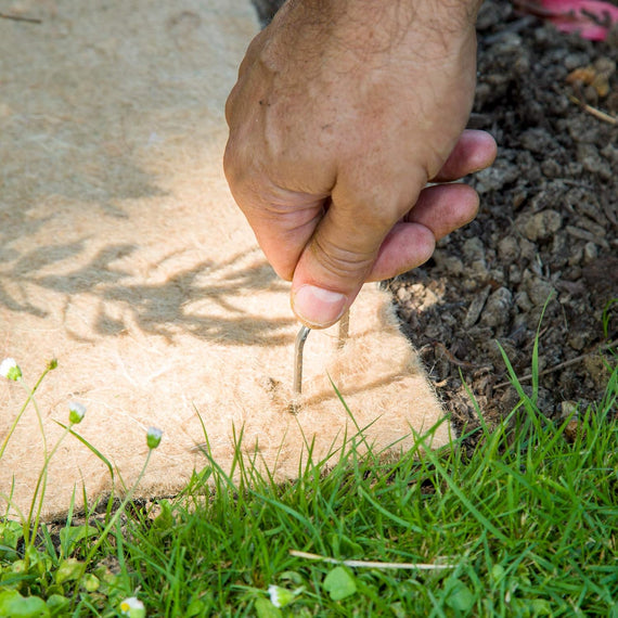 Piquets en acier galvanisé pour ancrage de bâche EPDM et toile de paillage du potager
