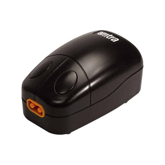 Pompe à air Amtra Mouse 5 noire à deux sorties d'air orange, la plus grande de la gamme