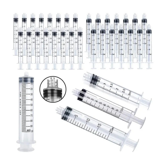 Seringues graduées Luer Lock transparentes de 3 à 100 ml, rangées par contenance avec un zoom sur l'embout fileté