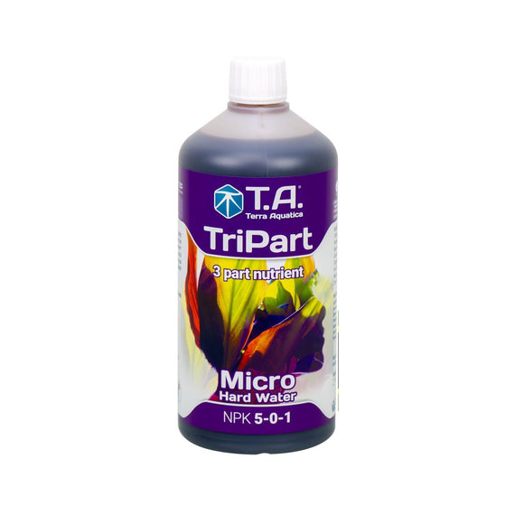Bidon de TriPart Micro eau dure de Terra Aquatica sur fond blanc