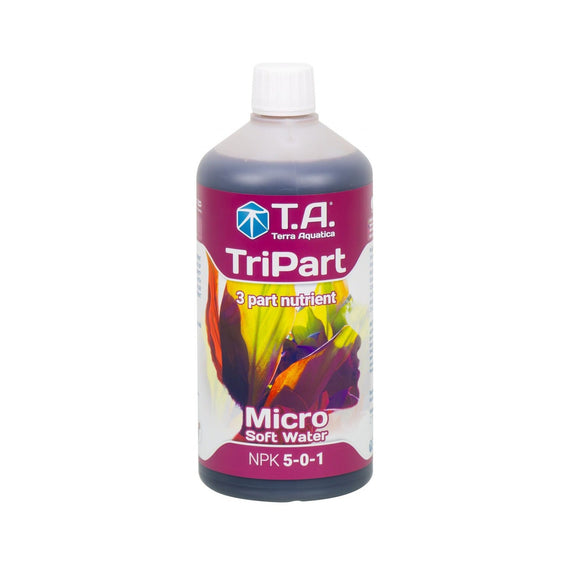 Bidon de TriPart Micro eau douce de Terra Aquatica sur fond blanc