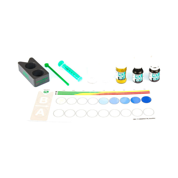 Contenu du kit phosphates PO4 : bloc comparateur gris, mesurette, seringue, éprouvettes en verre, trois flacons de réactifs et nuancier